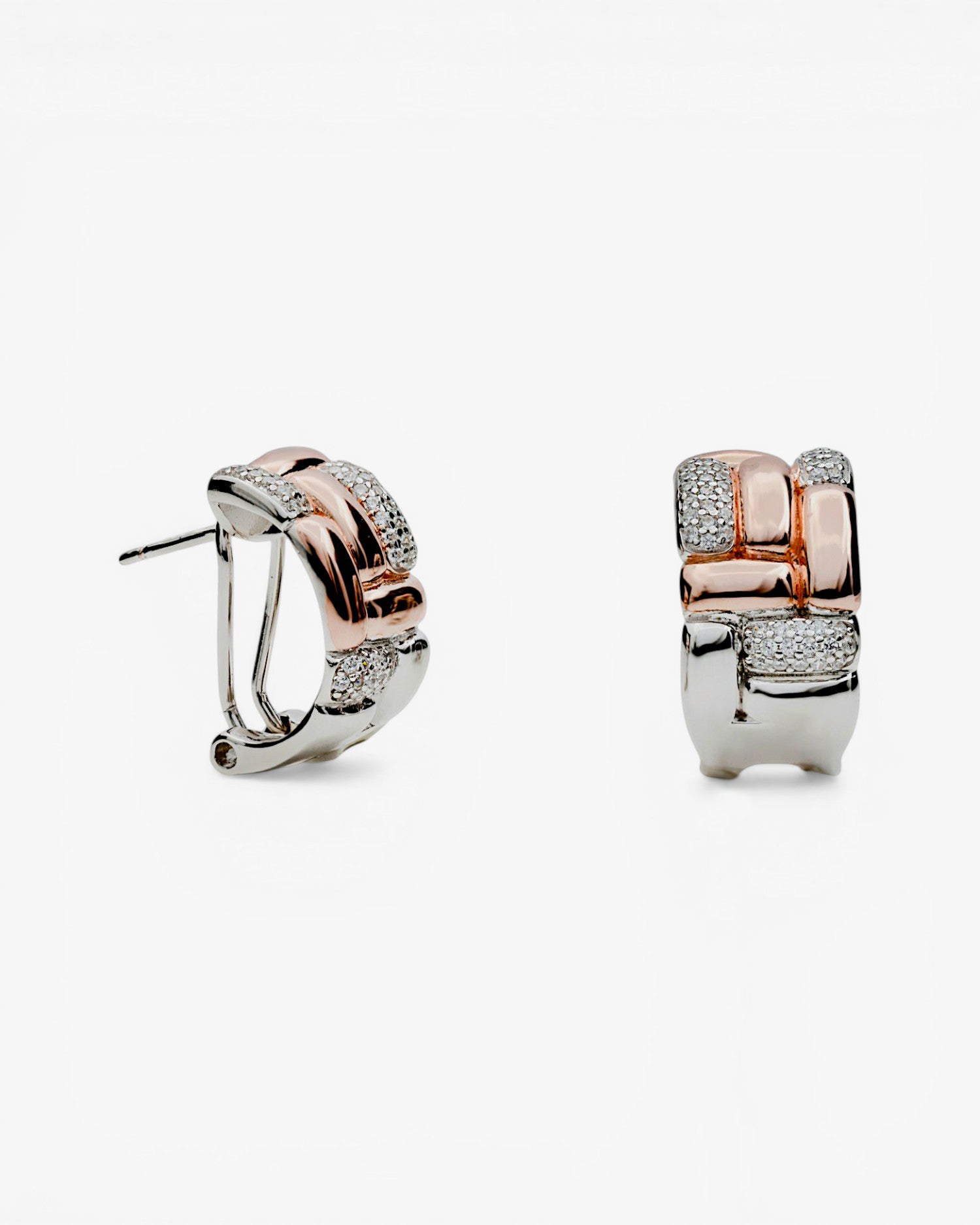 Pendientes bicolor de plata estilo tejido con circonitas