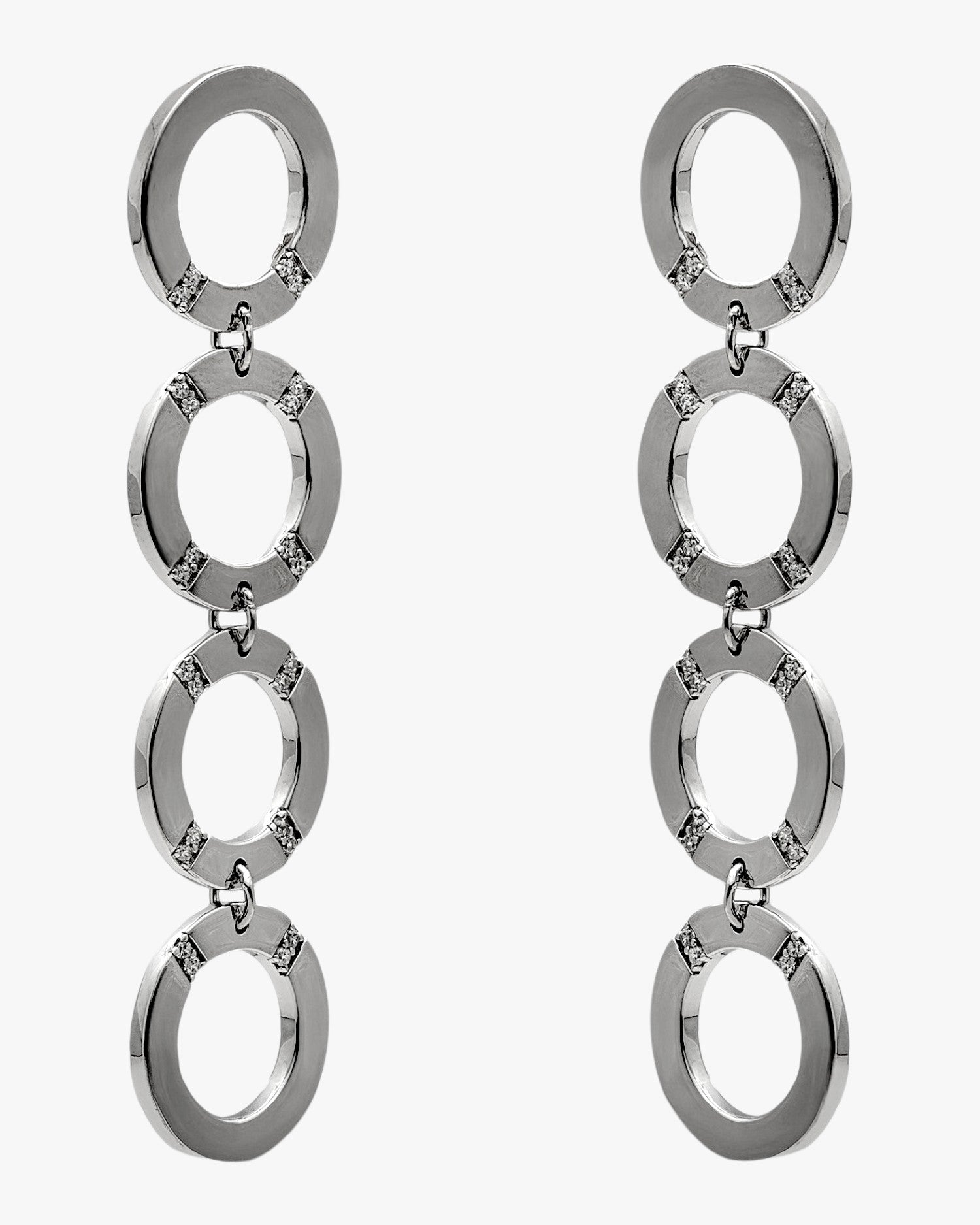 Pendientes largos en formas circulares con circonitas
