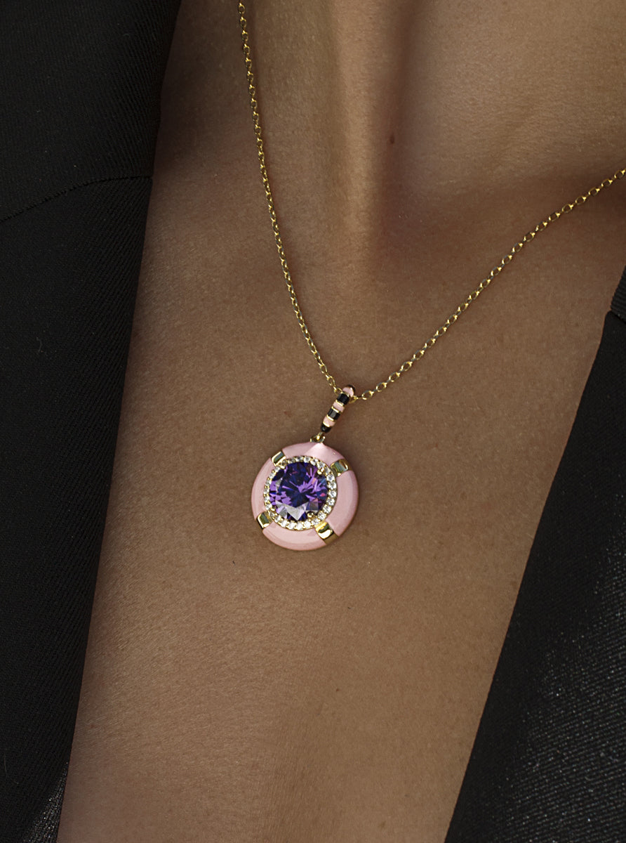 Collier en argent plaqué or avec pendentif rose, zircon cubique violet et zircon cubique.