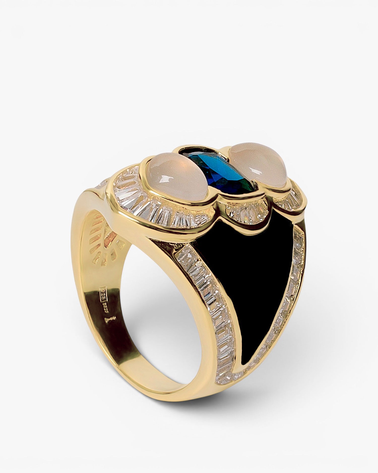 Bague en argent plaqué or avec émail noir, pierre bleue et oxyde de zirconium