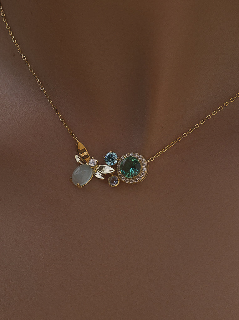 Collar libélula de plata oro verde y azul