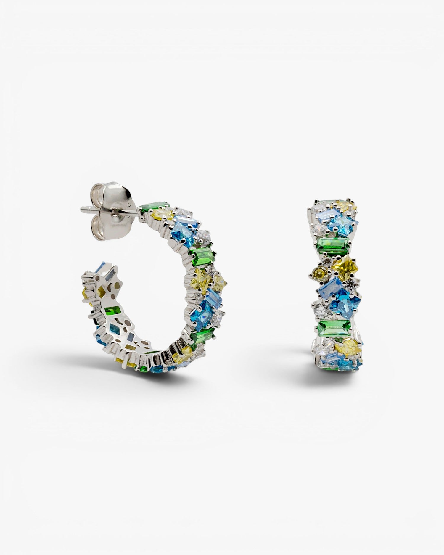 Pendientes de aro en plata con piedras azules verdes y amarillas