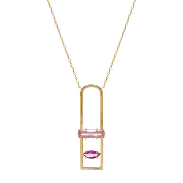 Collar de plata de ley dorada con colgante rectangular y piedras rosas