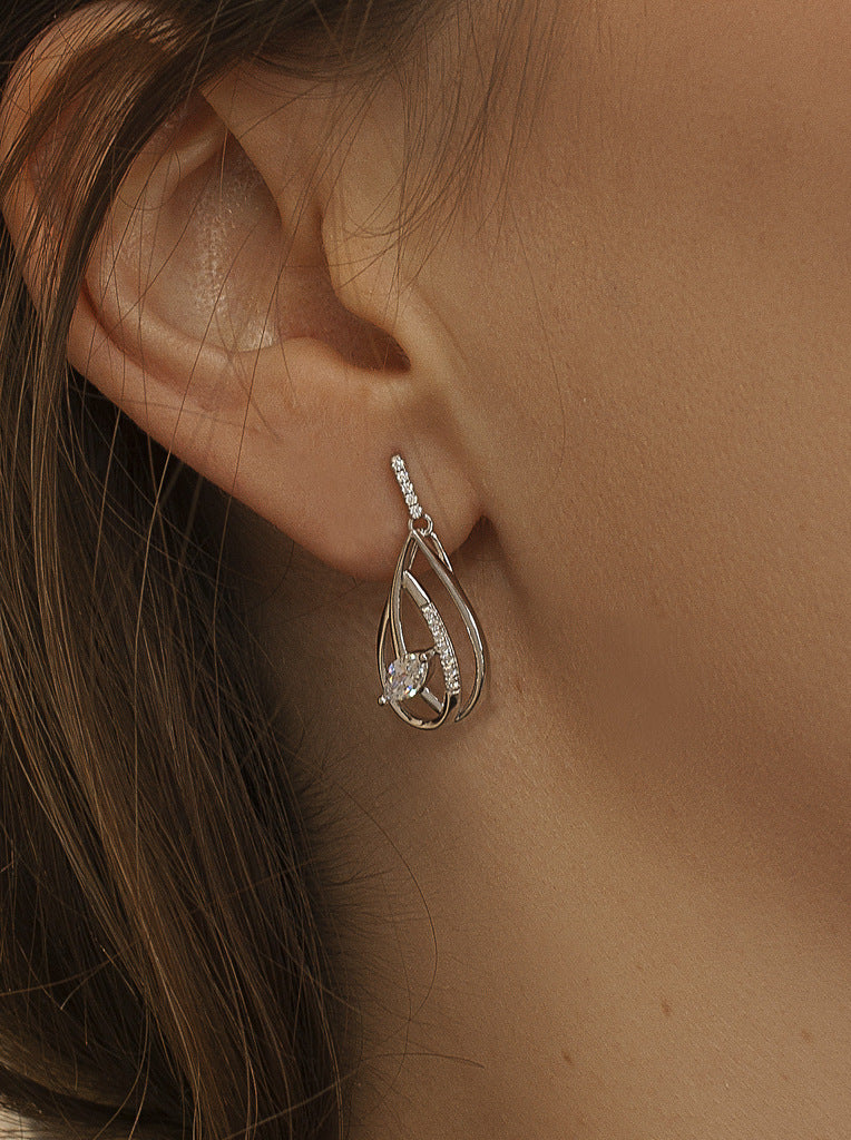 Pendientes colgantes de plata con mini circonitas y talla marquesa