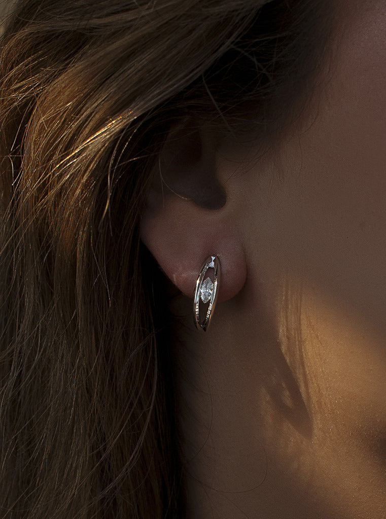 Pendientes pequeños de plata con circonita talla marquesa