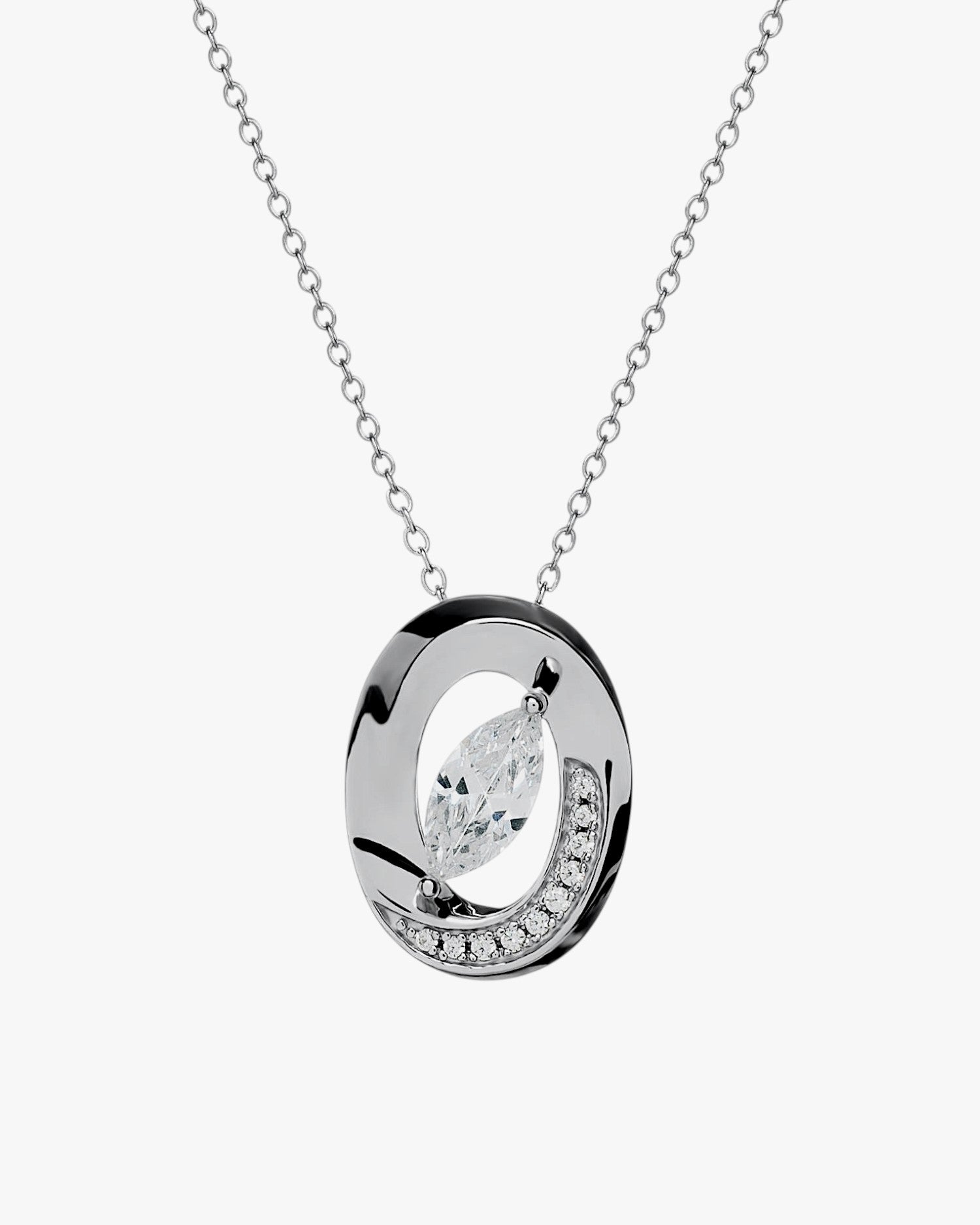 Collar circular de plata con circonita talla marquesa