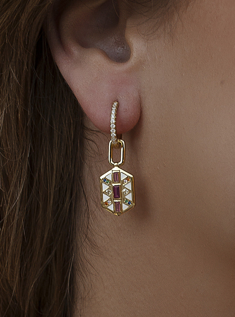 Pendientes aro de plata bañada en oro con colgante geométrico multicolor