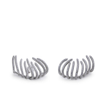 Pendientes originales en plata con diseño curvo de garras