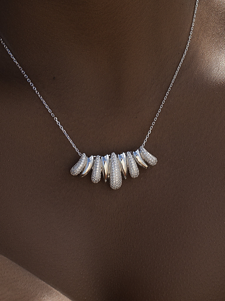 Silver necklace with puffy effect cubic zirconia