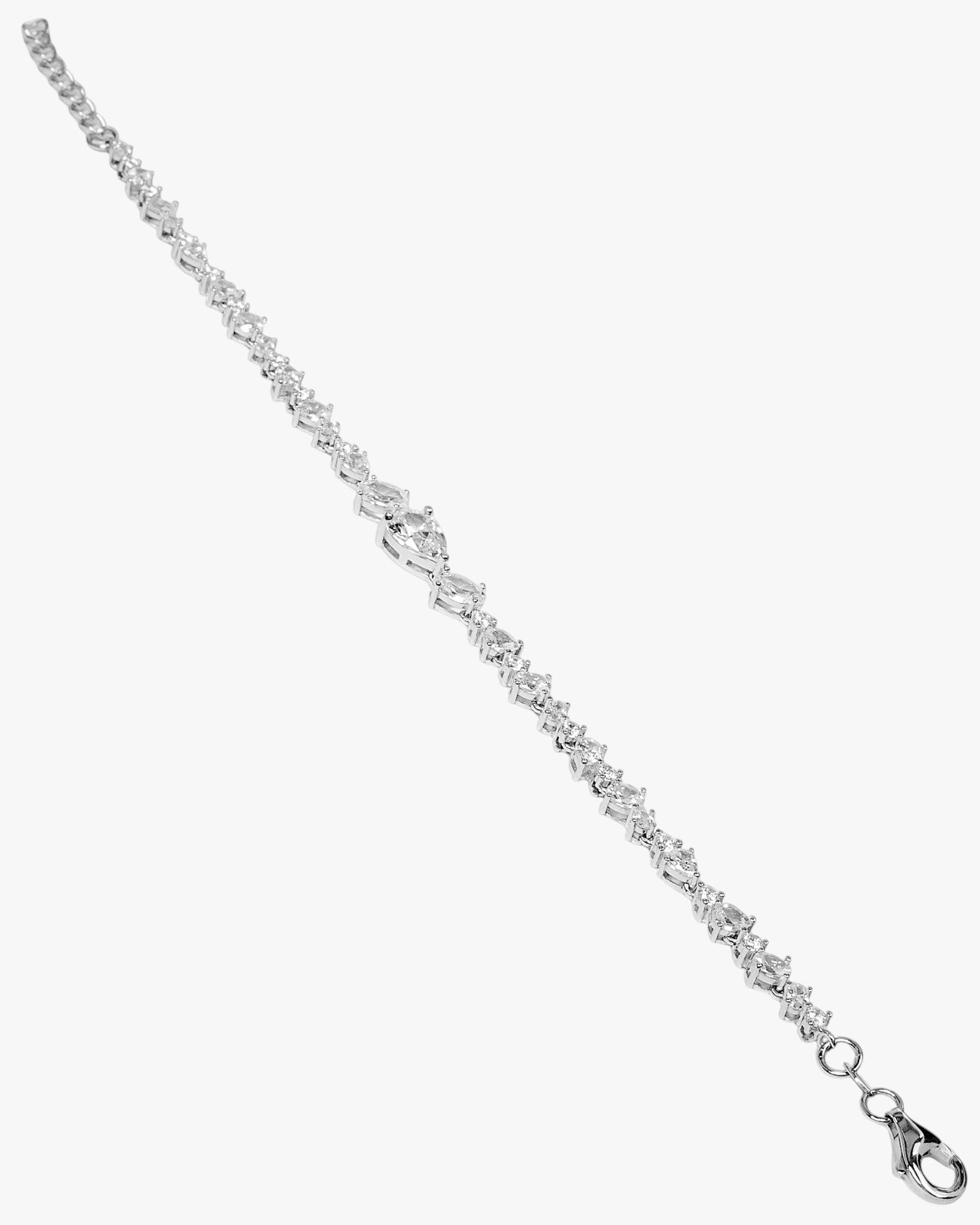 Pulsera de plata con circonitas blancas en múltiples tallas