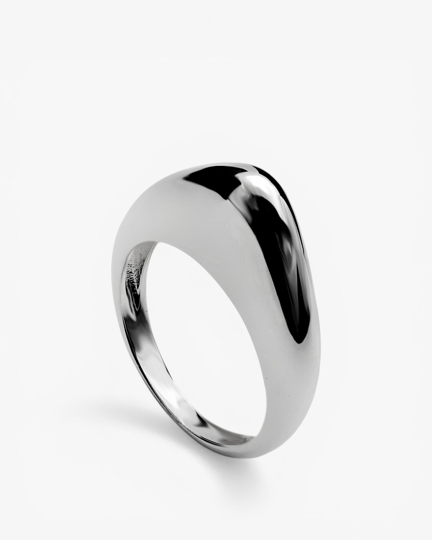 Anillo de plata original diseño punta estilo moderno y elegante