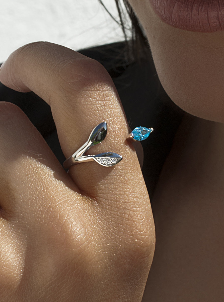Anillo abierto de plata 925 con hoja y piedra azul marquesa