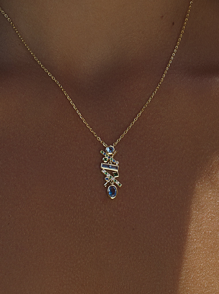 Collar de plata 925 bañada en oro con colgante geométrico azul y verde