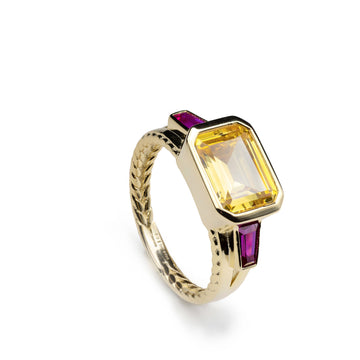 Anillo trenzado citrino con circonitas moradas de plata bañada en oro