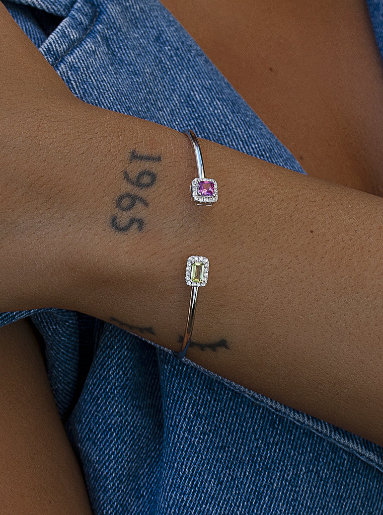 Pulsera rígida abierta de plata con circonitas rosa y azul