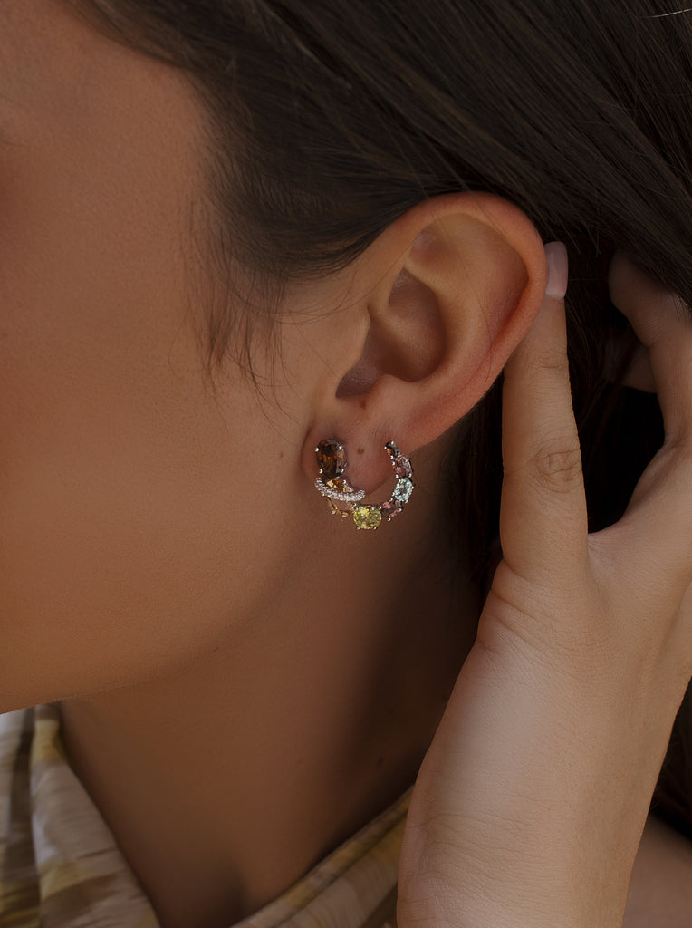 Pendientes media luna multicolor de plata en tonos cálidos