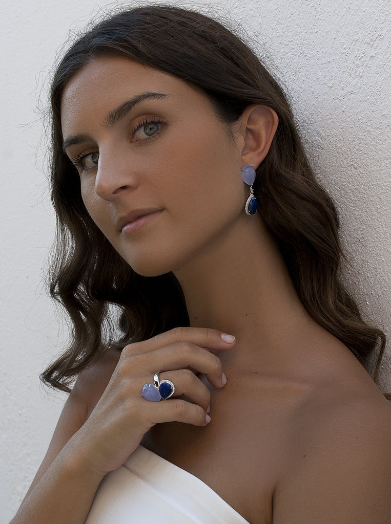 Pendientes largos de plata de ley con piedra azul y halo de circonitas