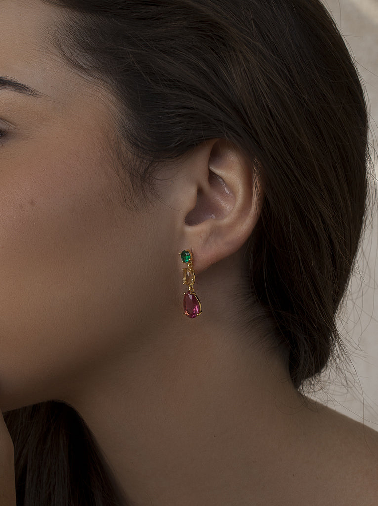Pendientes largos tricolor fucsia en plata dorada