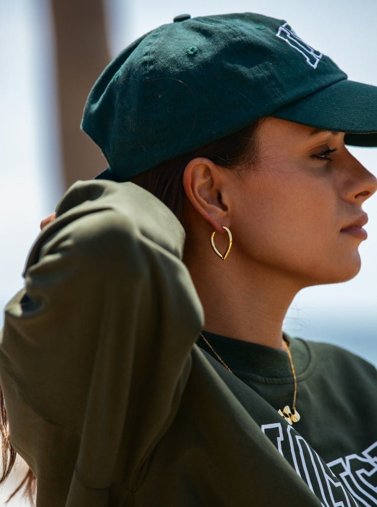 Gold-plated silver drop earrings with minimalist elegance