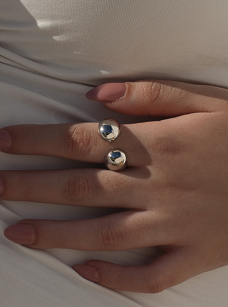 Bague ouverte en argent au design original