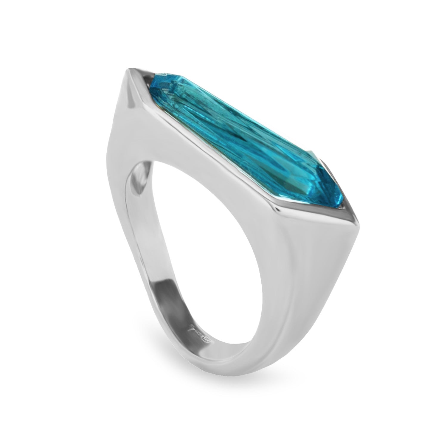 Anillo geométrico triangular de plata con piedra azul