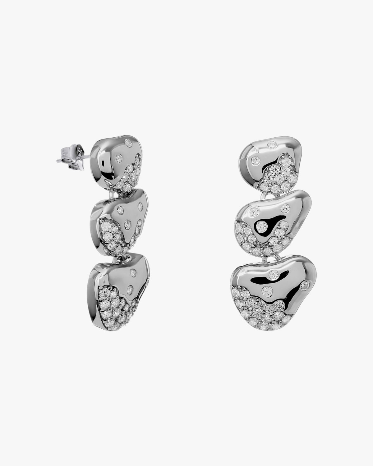 Pendientes de plata con diseño orgánico y circonitas