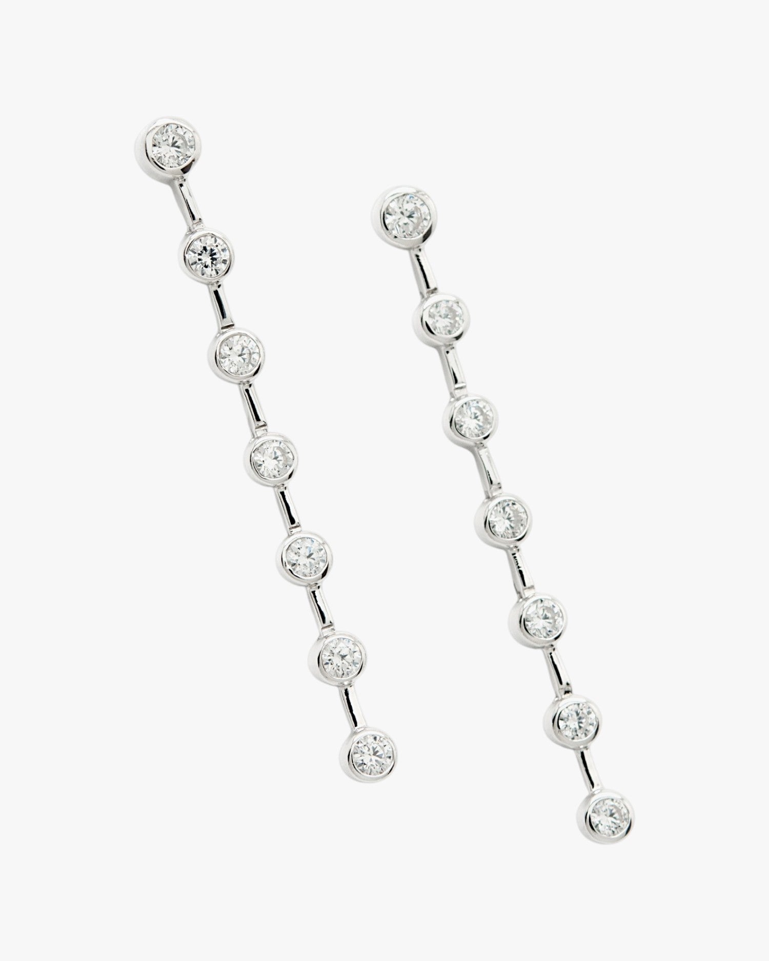 Pendientes largos finos de plata diseño lineal con circonitas