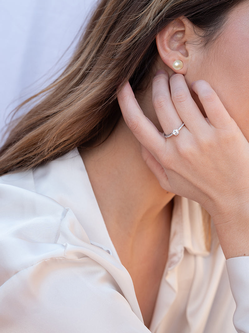Small pearl bridal earrings, classic and simple design