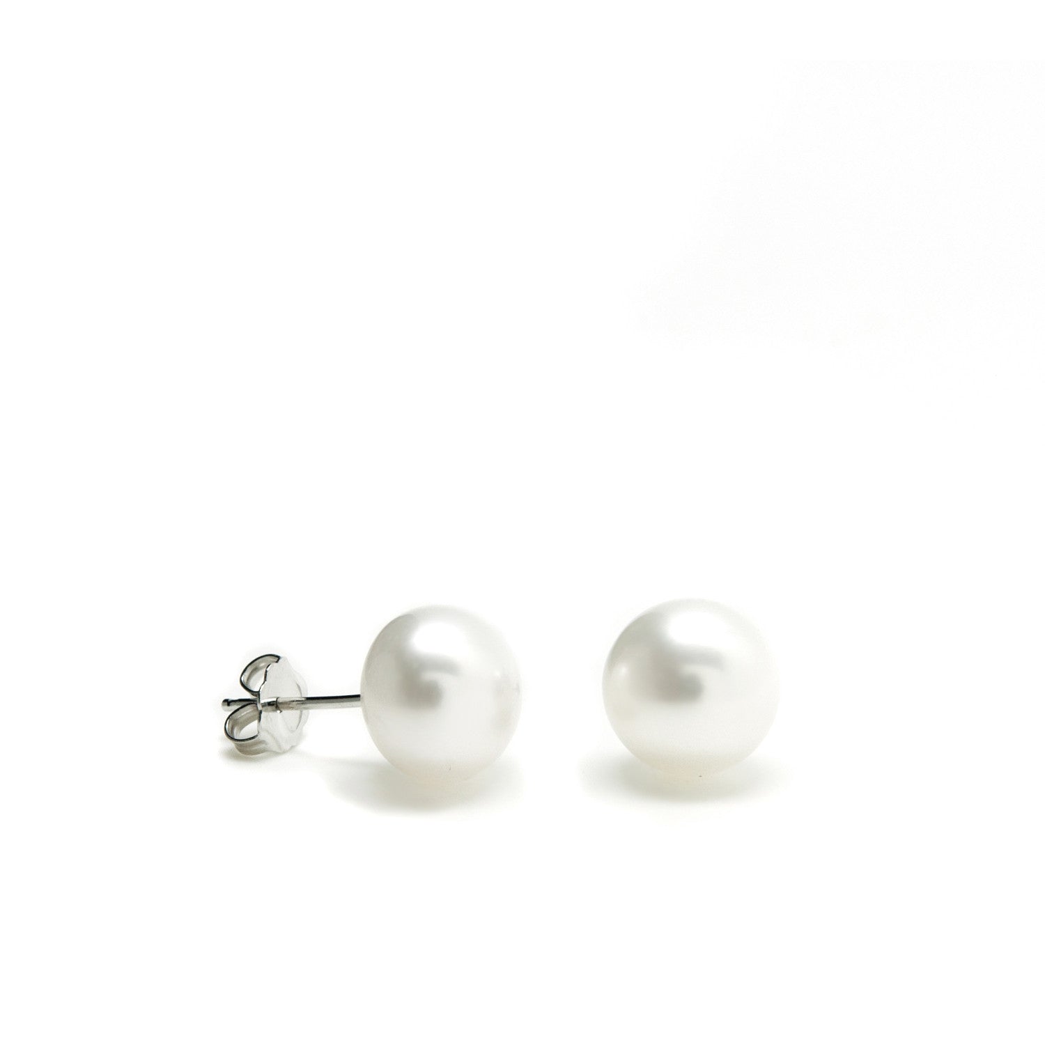 Pendientes perlas pequeñas diseño redondo y clásico