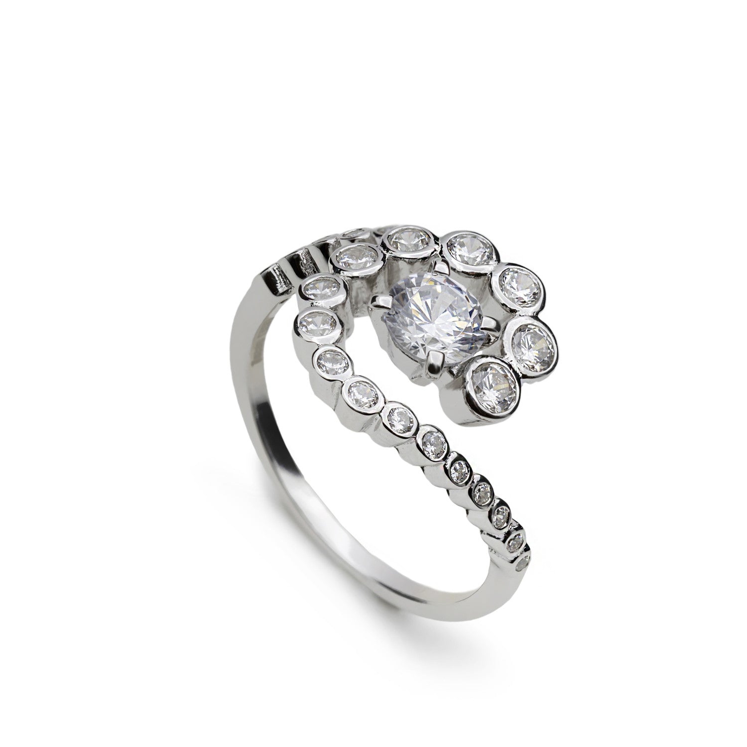 Anillo de plata espiral con circonita central y en su contorno