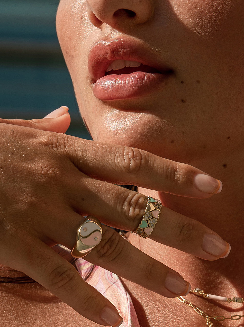 Anillo esmalte diseño de corazones verde menta y circonitas-LINEARGENT