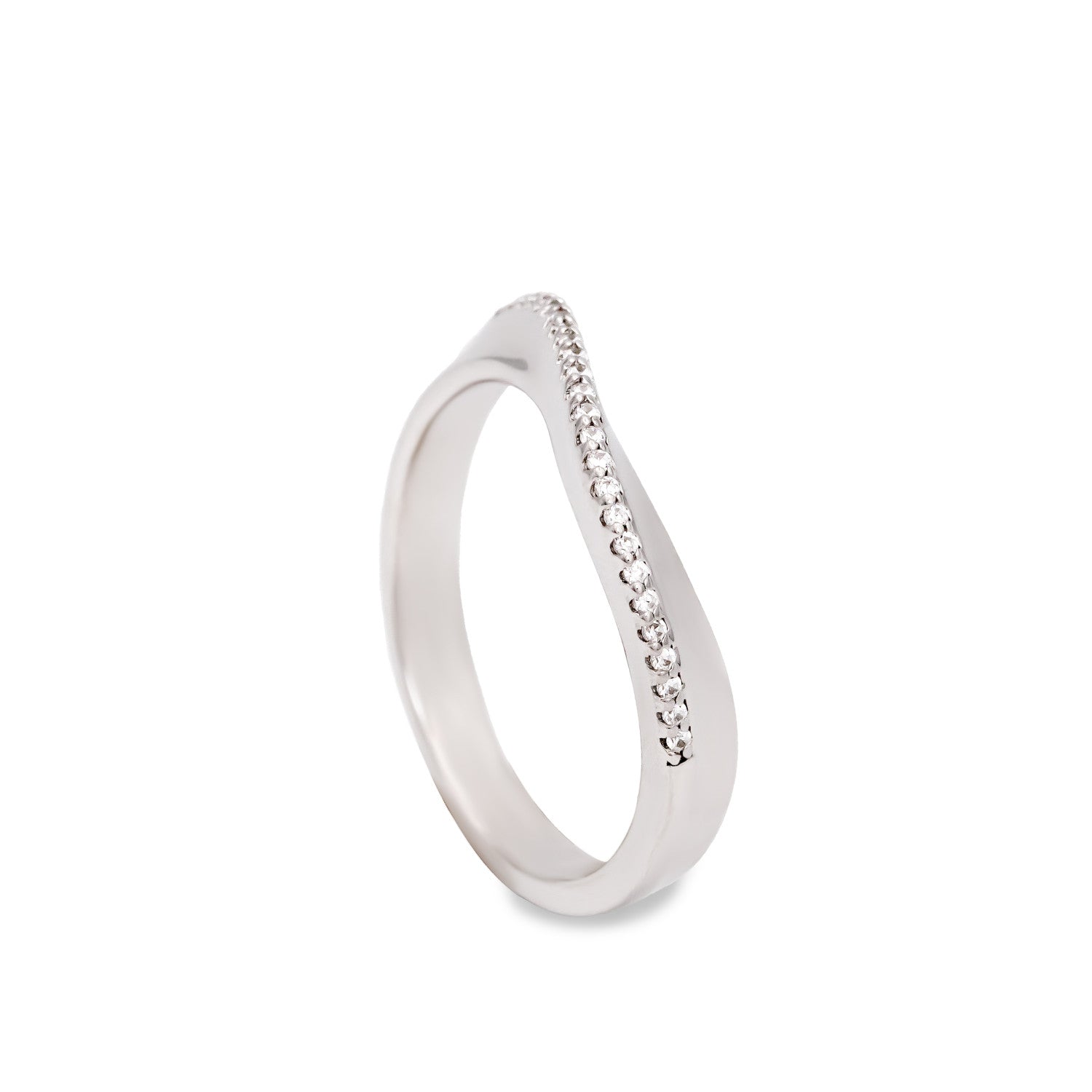 Anillo fino irregular de plata con circonitas