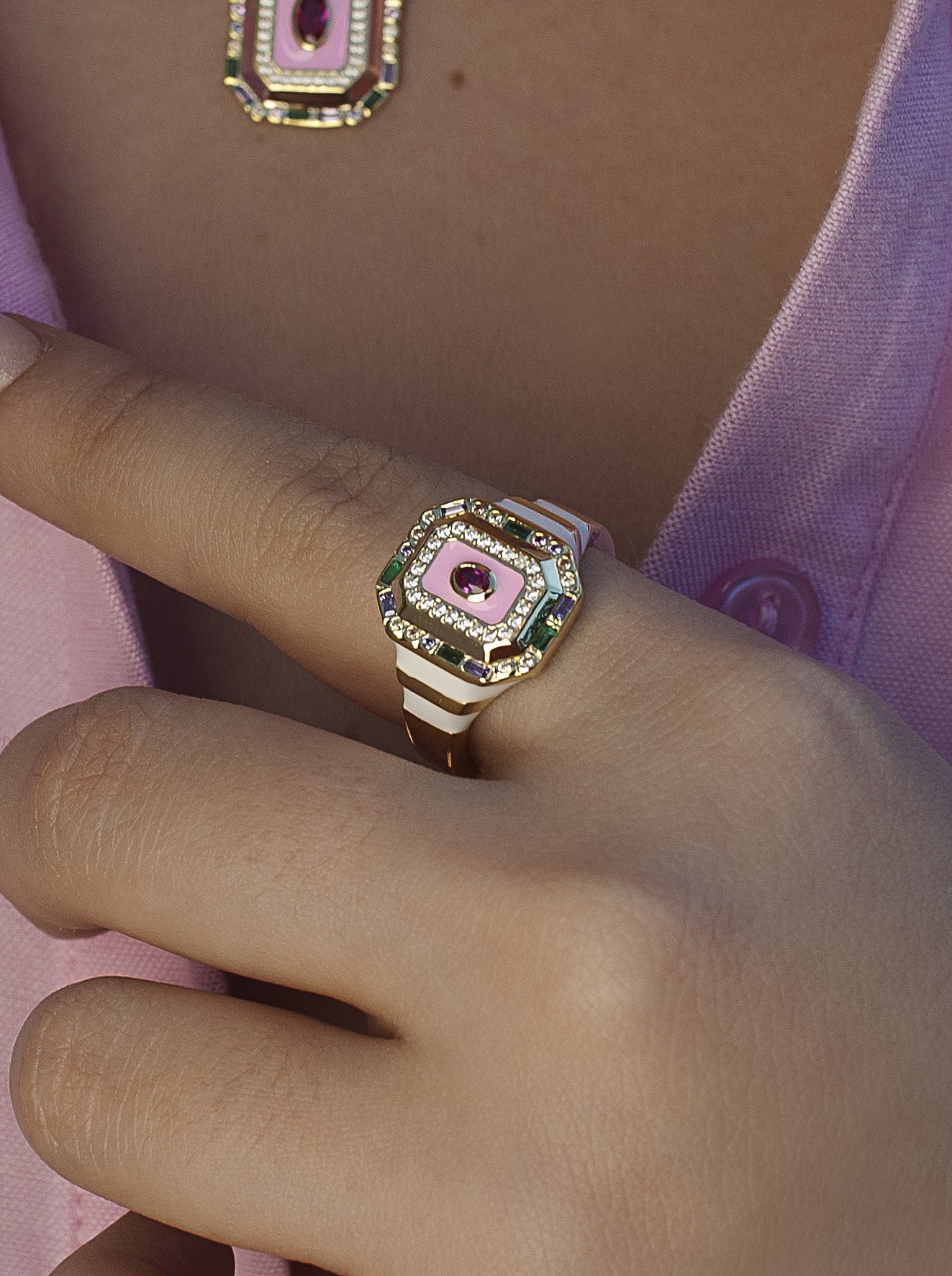 Anillo sello diseño octagonal con esmalte y circonitas-LINEARGENT