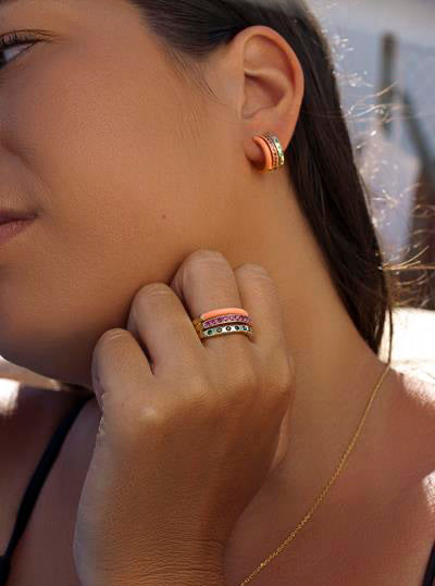 Anillos anchos diseño combinado de esmalte naranja y gemas