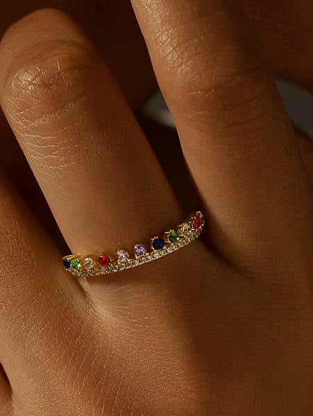 Anillos con piedras de colores y circonitas