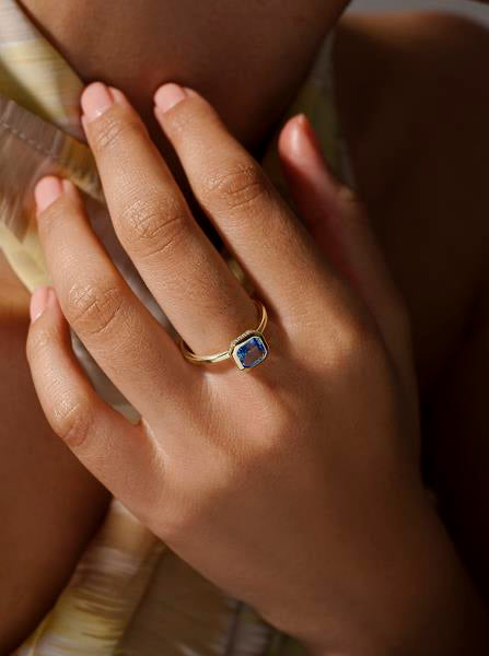Anillos con piedras de plata talla radiante tono zafiro y circonitas