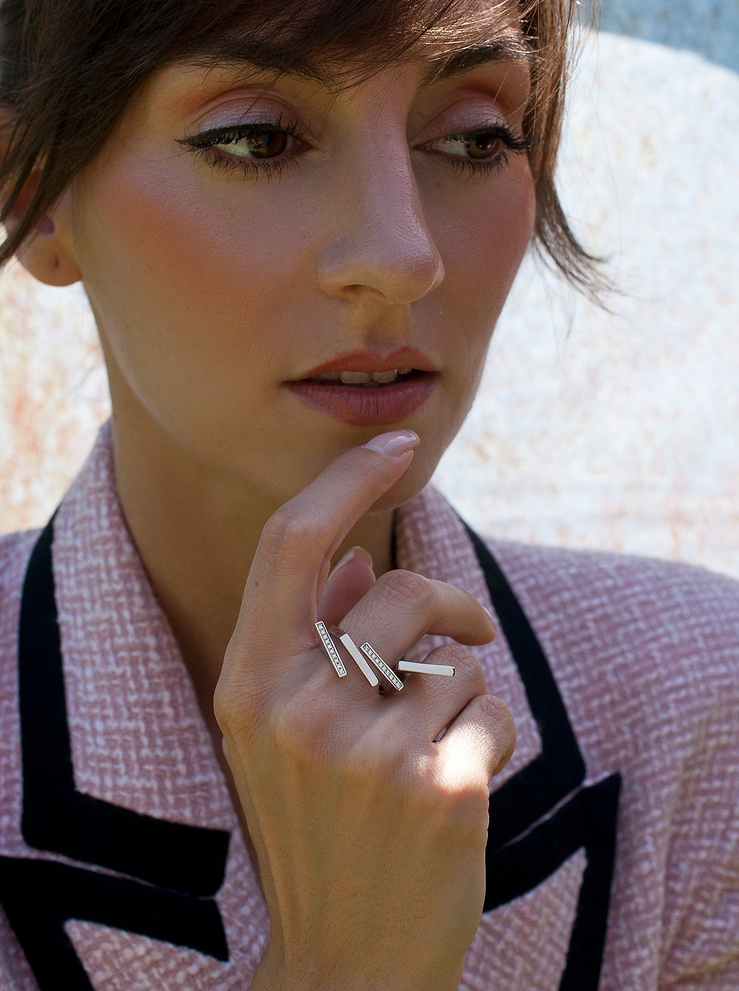 Anillos de diseño de plata escalonado con circonitas
