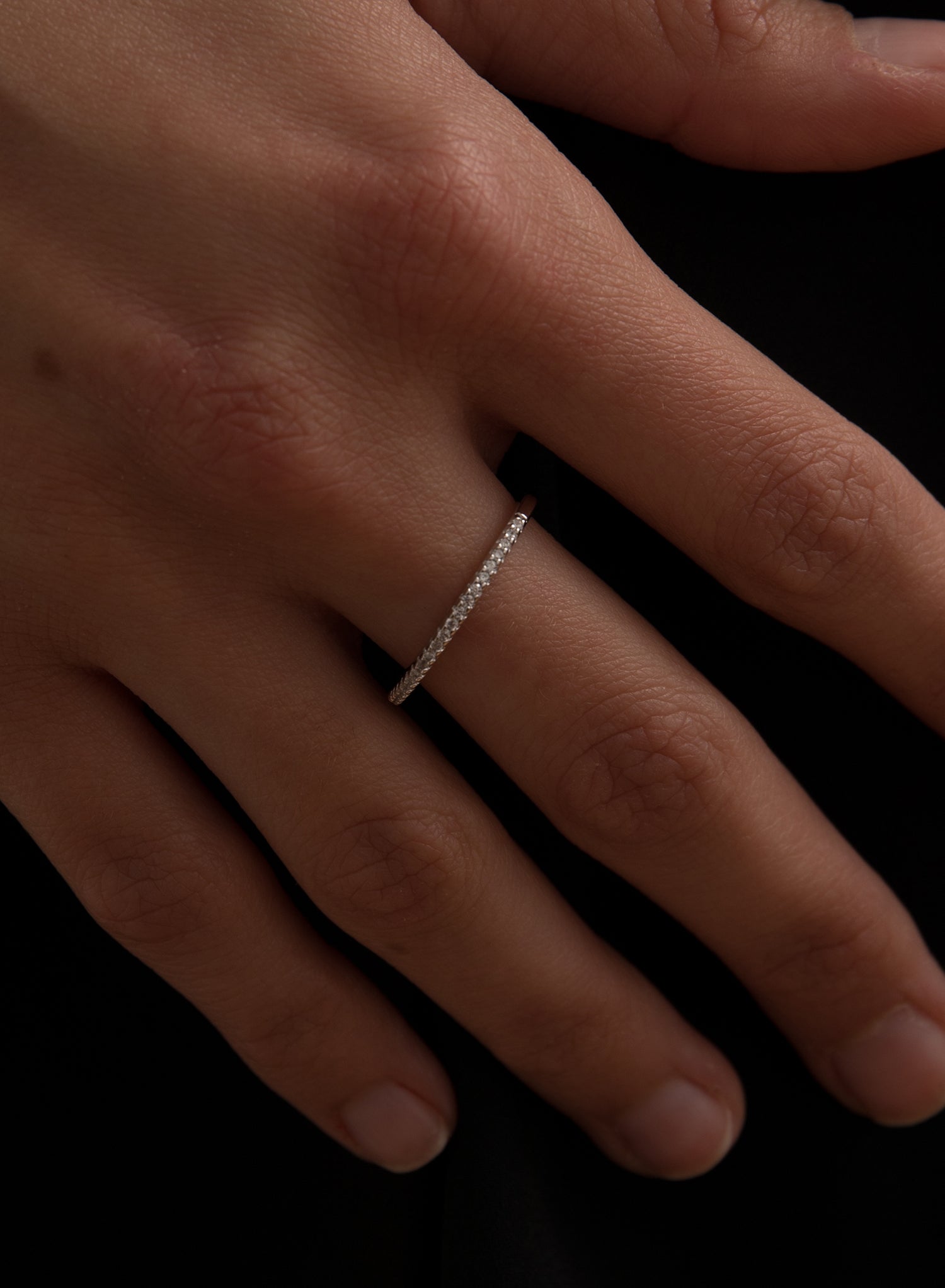 Anillos finos de plata con diseño de circonita-LINEARGENT