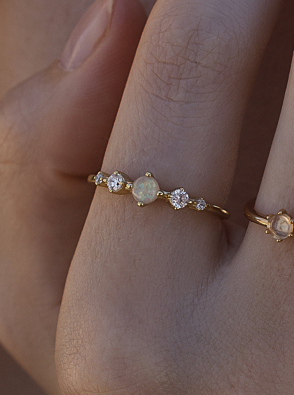 Anillos finos de plata diseño lineal ópalo-LINEARGENT