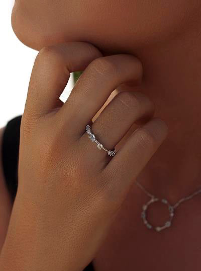 Anillos finos diseño de cuarzos adamantinos espaciados-LINEARGENT