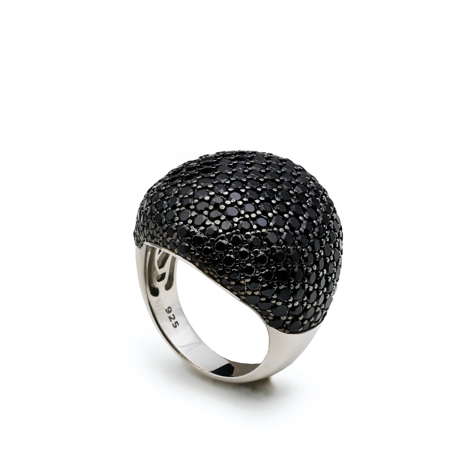 Rings Large design round with black zirconias