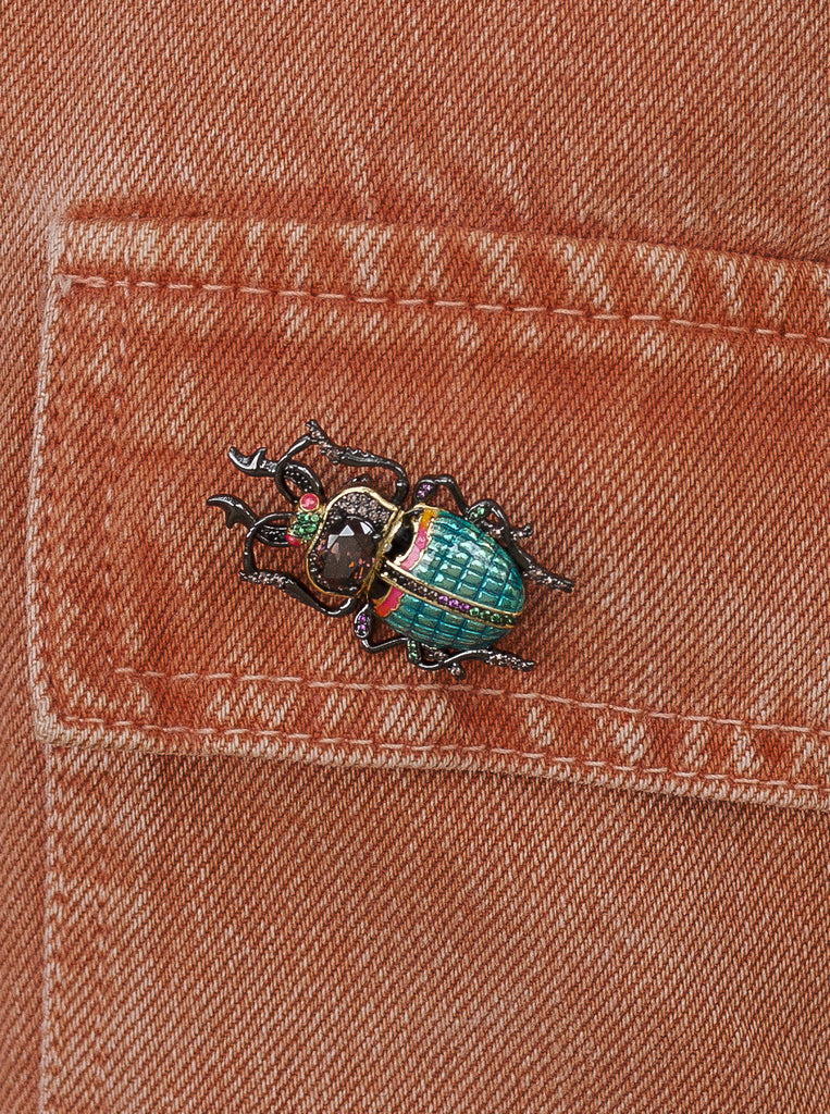 Brooch with zirconias and varnish in beetle shape