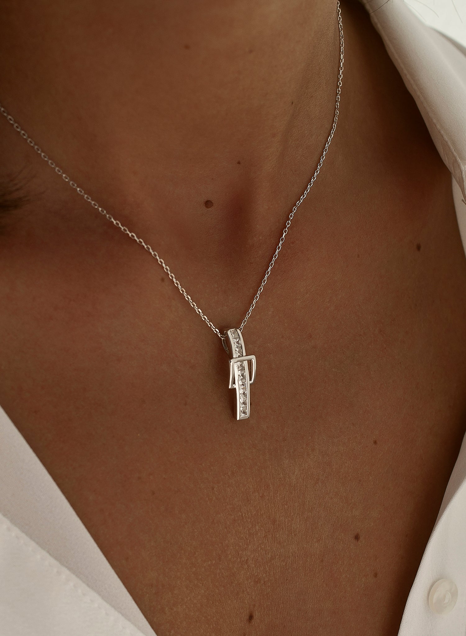 Colgante brillante de plata diseño hebilla cuadrada con engaste circonitas-LINEARGENT