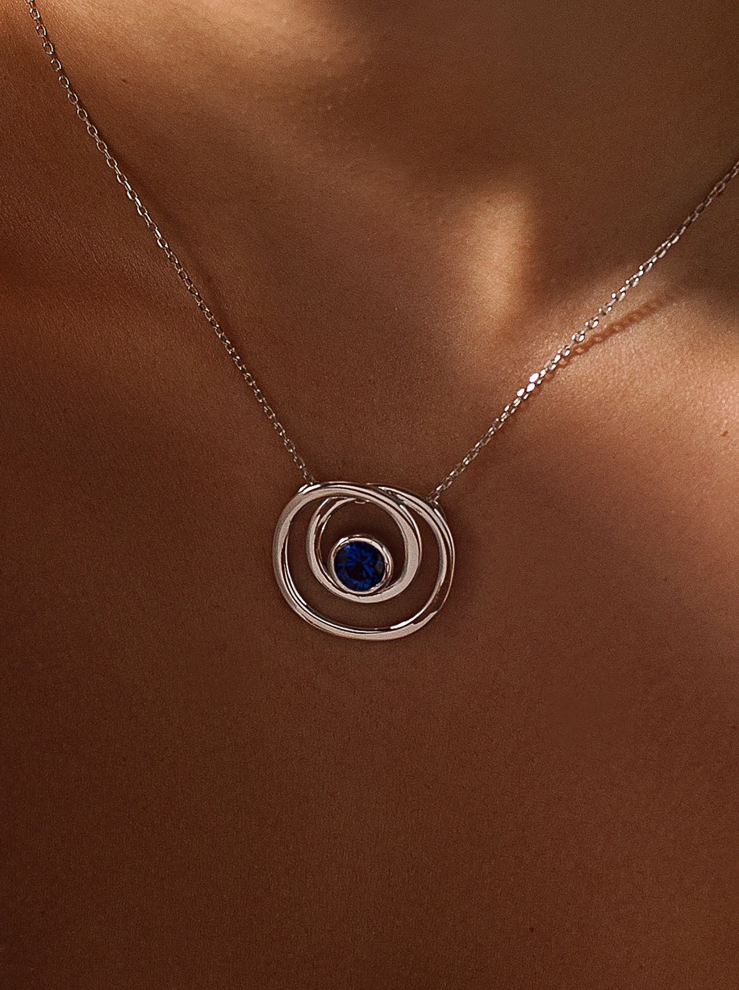 Colgantes plata originales estilo espiral con circonita zafiro-LINEARGENT