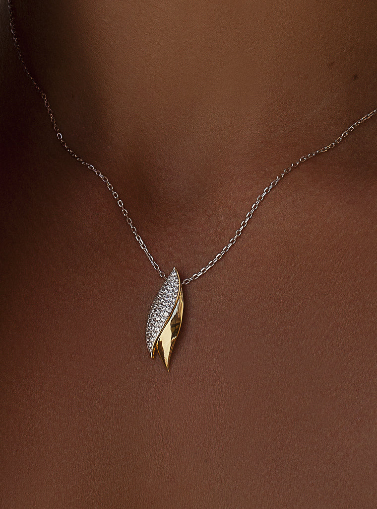 Collar bicolor de plata con circonitas diseño hoja