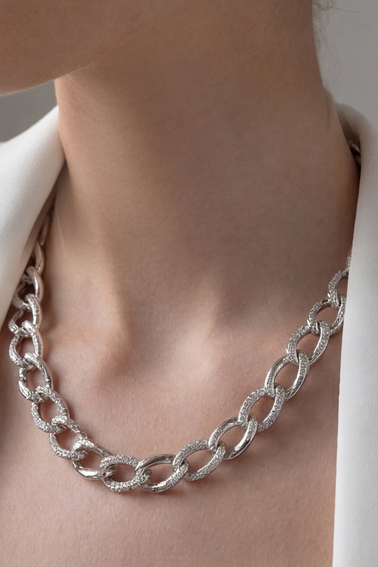 Collar cadena plata diseño eslabones y circonitas