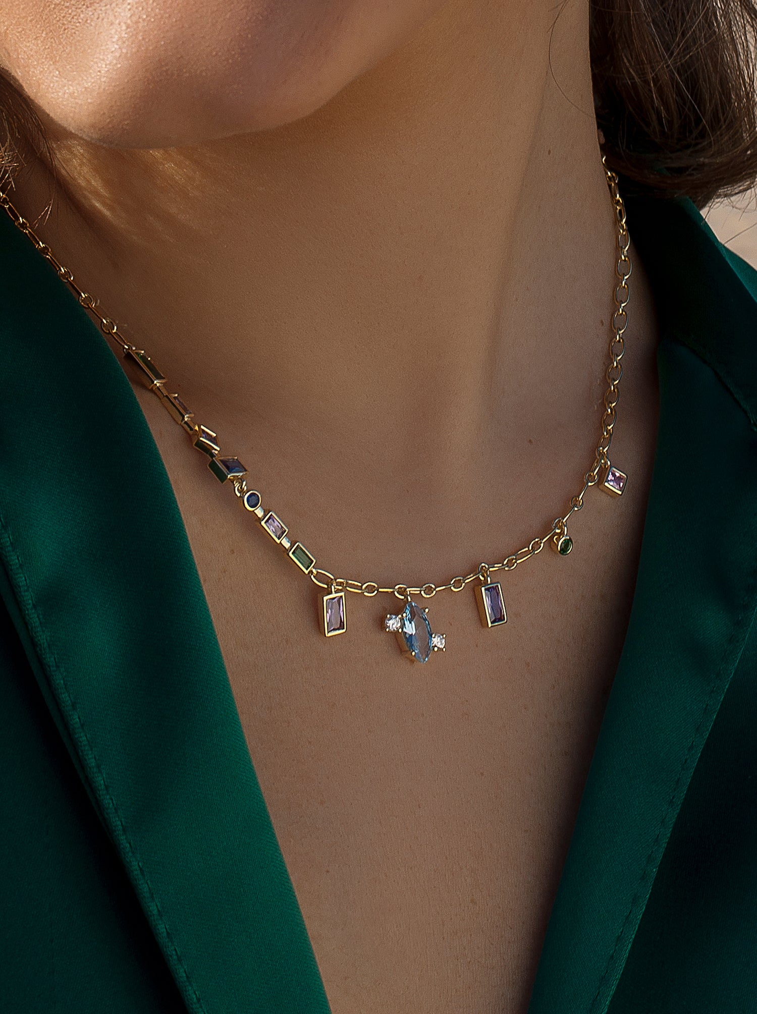 Collar con piedras de distintas formas y tonos frios-LINEARGENT