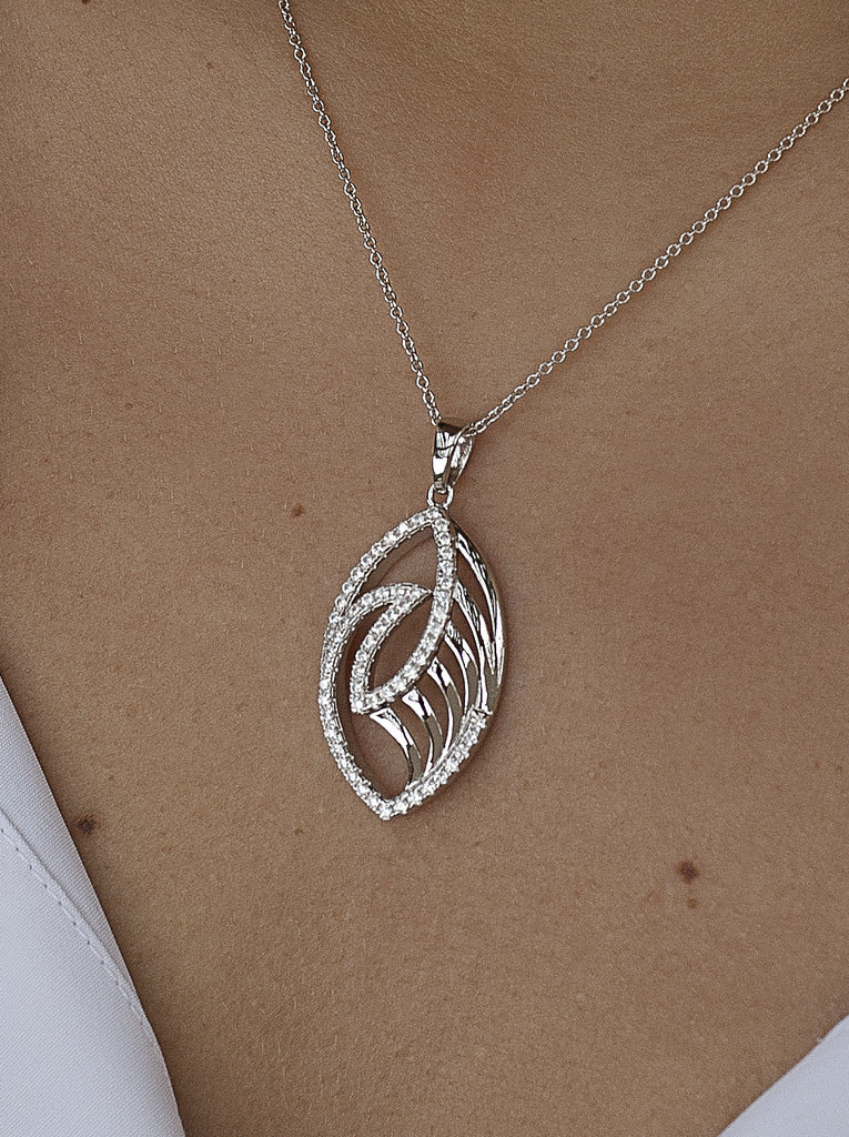 Collar de plata con circonitas inspiracón hoja-LINEARGENT