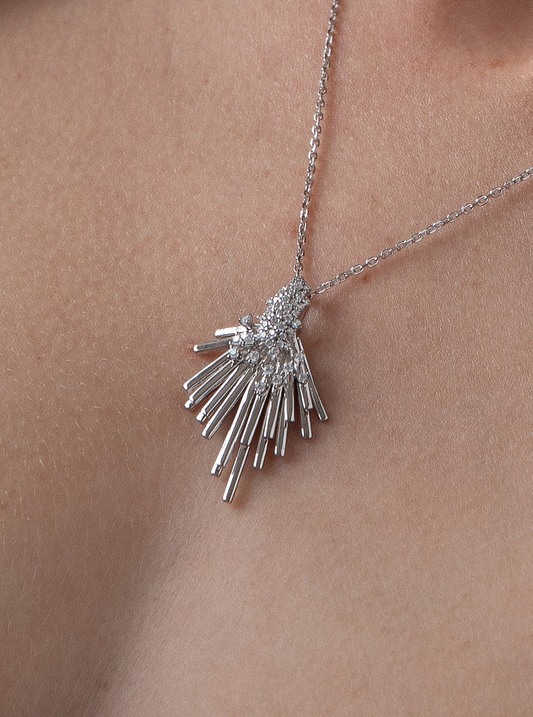 Collar diseño original de plata con circonitas