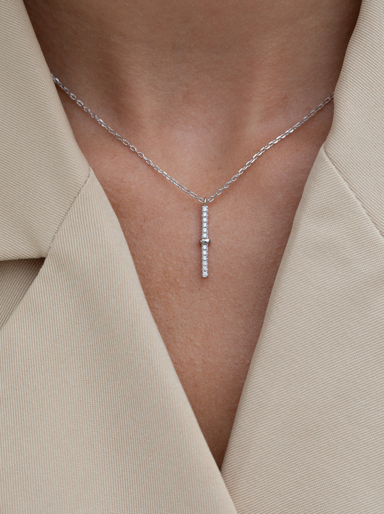 Collar pequeño con circonitas lineal